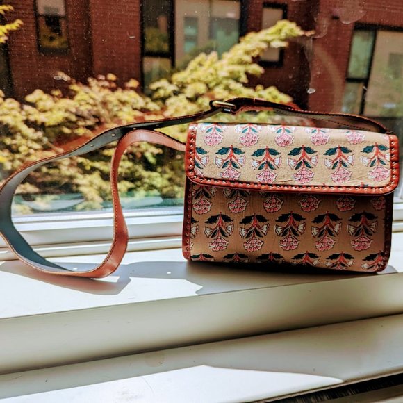 Vintage-style Handcrafted Cotton & Leather Handcrafted Sling/Shoulder Bag NEW - Picture 1 of 3